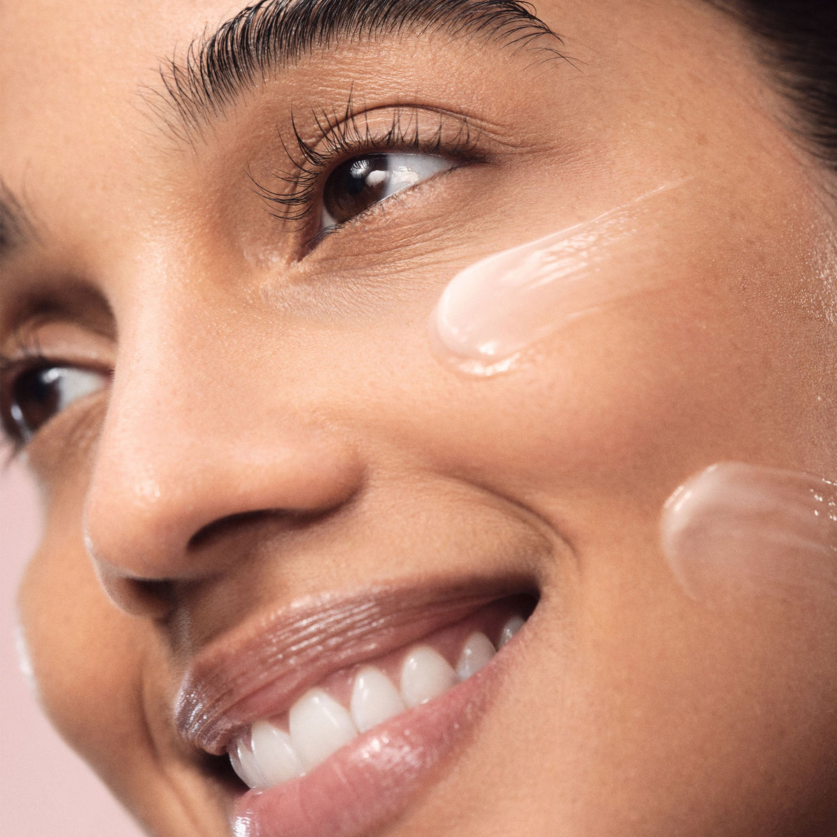 cloud-dew-gel-cream-moisturizer-z4 2026-Cloud-Dew-2.jpg