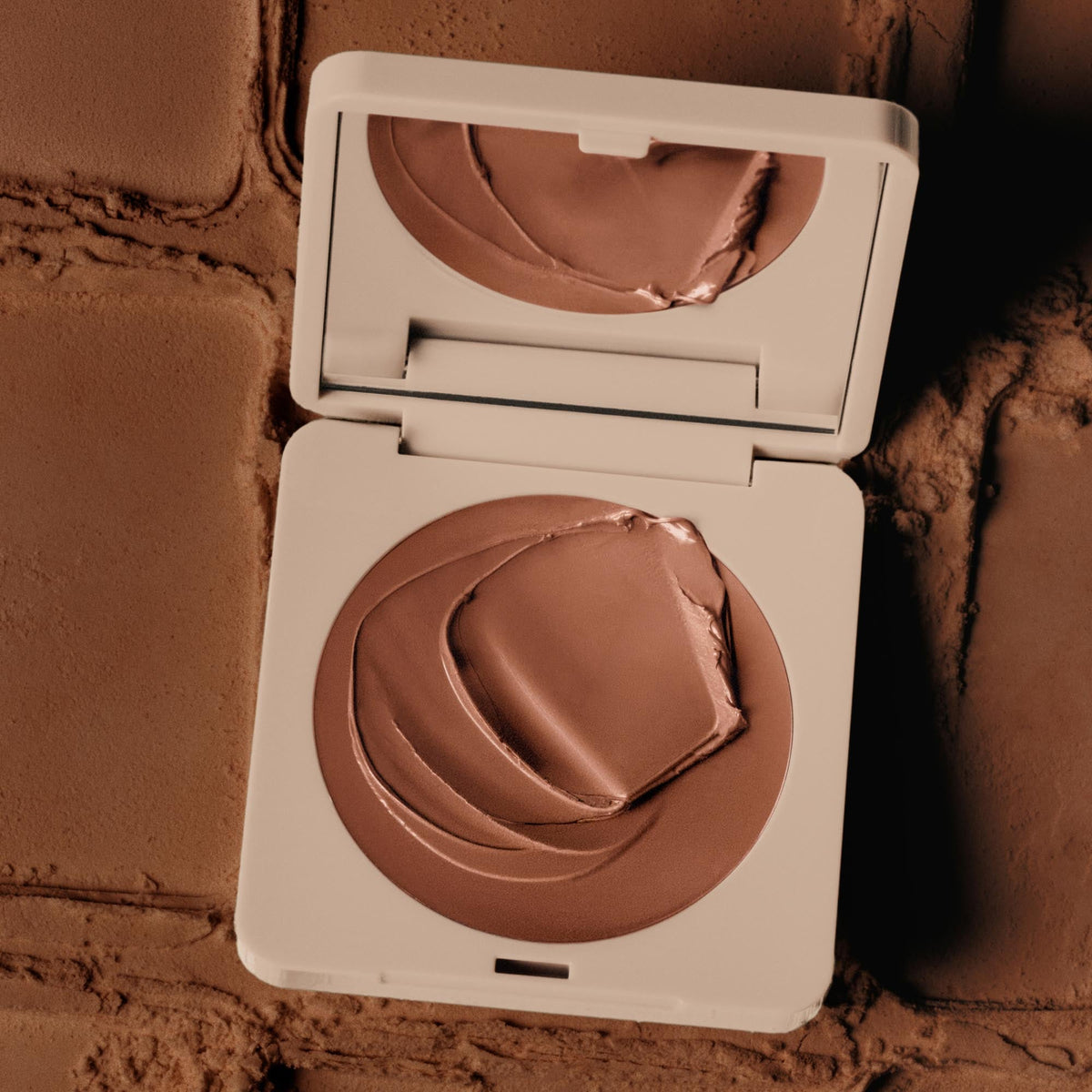 bronzer-butter-balm-desert-x4 Bronzer_Desert-3.jpg