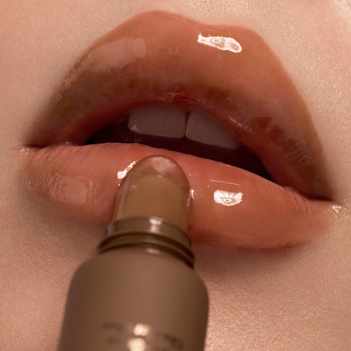 lip-butter-balm-hot-cocoa-e3 LBB-Hot-Cocoa-2025-Lip.jpg