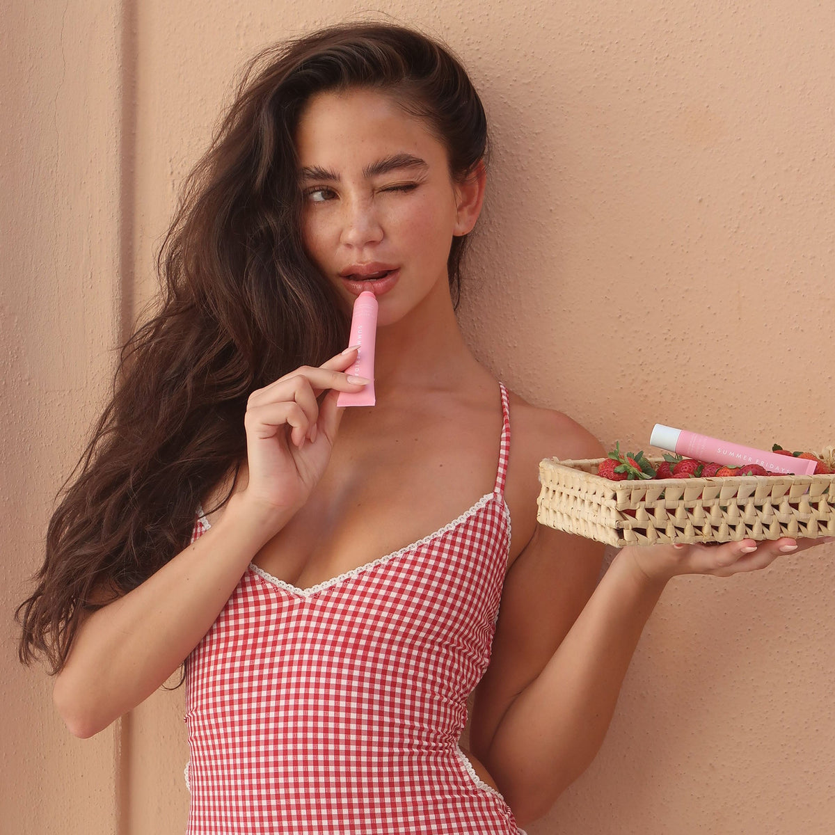 lip-butter-balm-strawberry-soft-serve-t2 LBBStrawberrySoftServe-Cristina.jpg